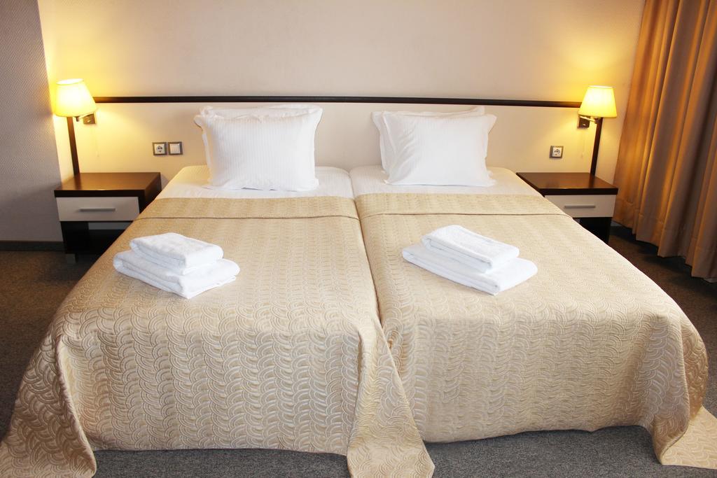 Kendros Hotel Plowdiw Zimmer foto